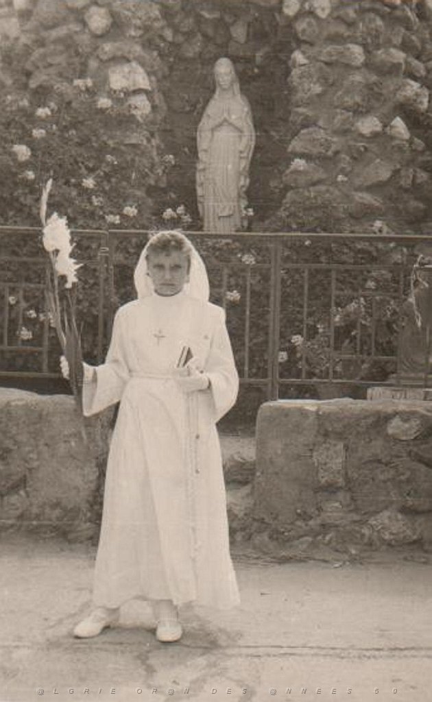 COMMUNIONS MARAVAL 19XX N02.JPG